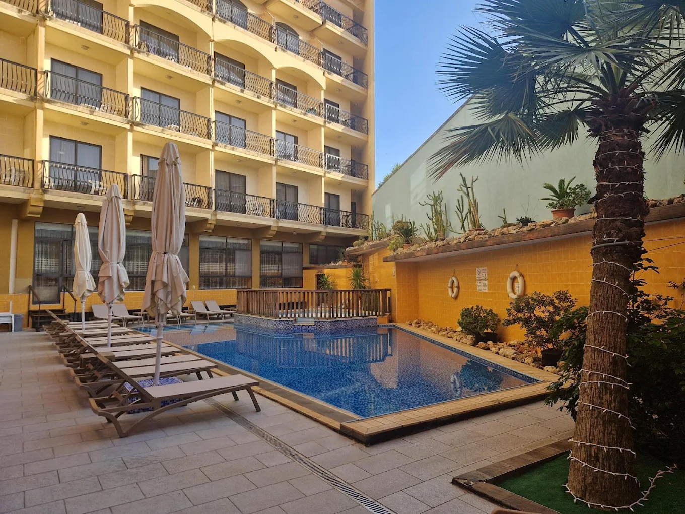 Hotel Only Madness & Chill Bugibba